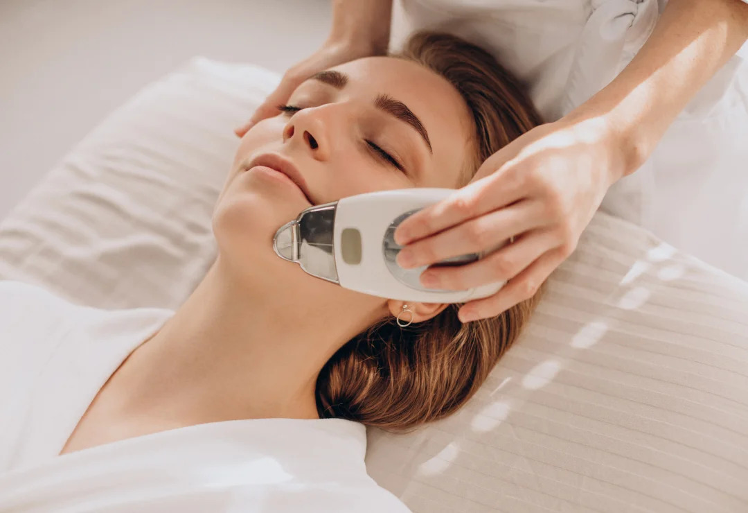 Red Carpet Glow & Show Facial