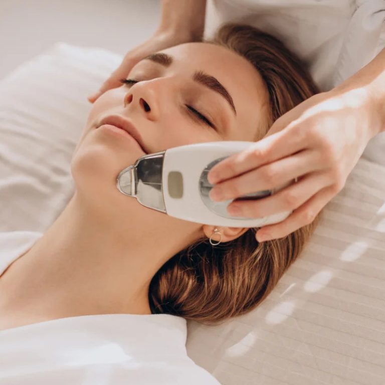 Red Carpet Glow & Show Facial